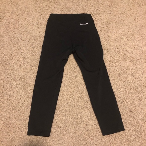 IVY PARK Capri Leggings - Picture 2 of 3